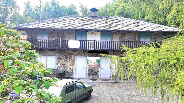 VILLAR PEROSA in Borgata stupenda Baita caratteristica